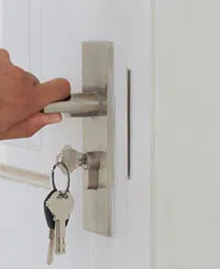 Miami Star Locksmith Miami, FL 305-908-3098 - comm-02